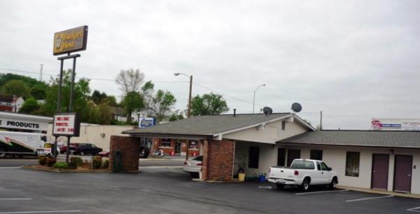 Budget Host Inn Bristol Exterior photo